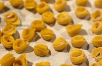 26484月の営業カレンダーです